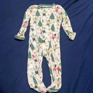 Magnetic Me White Footie with Green Trees and Multicolor Gnomes